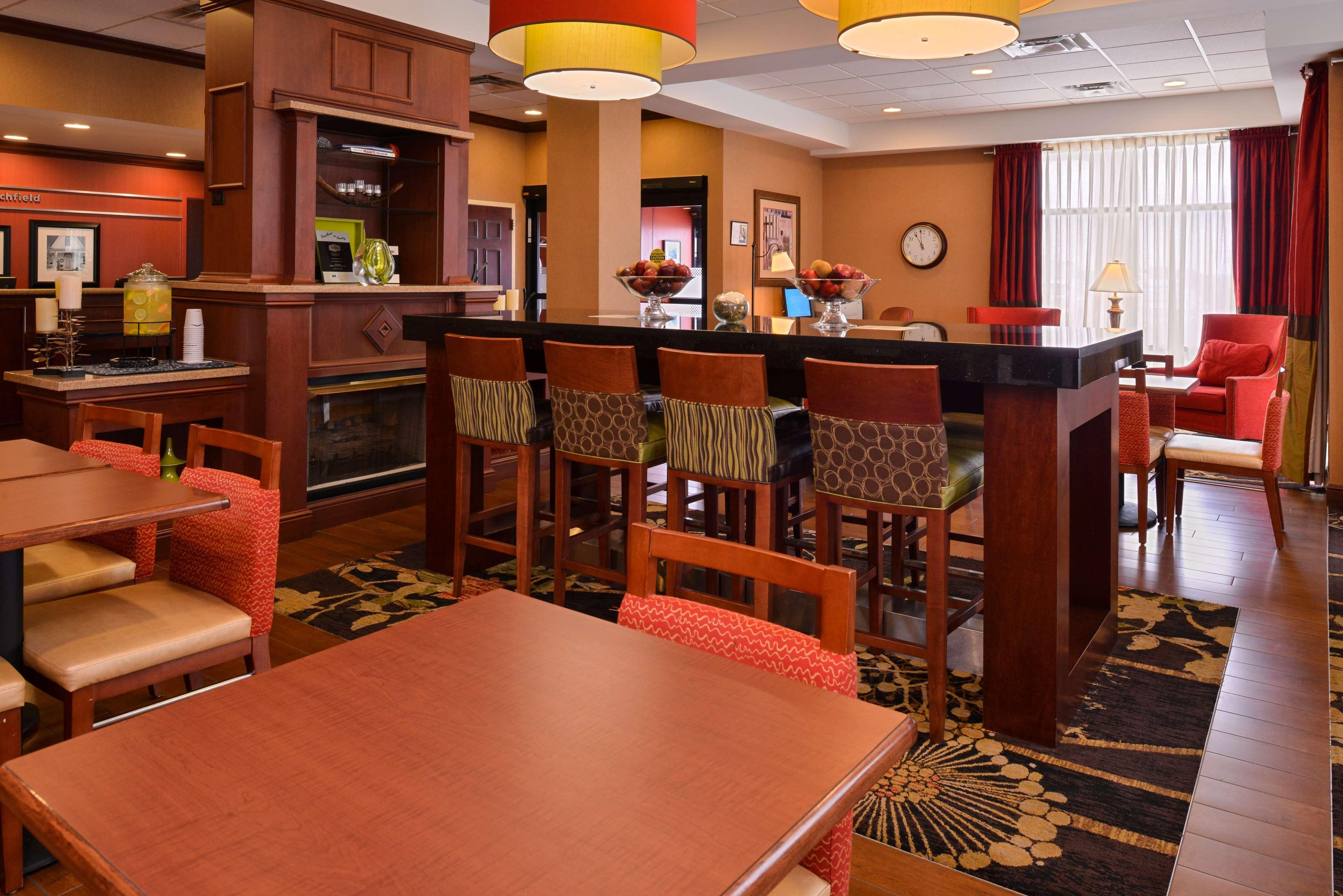 Hampton Inn Litchfield Exterior foto