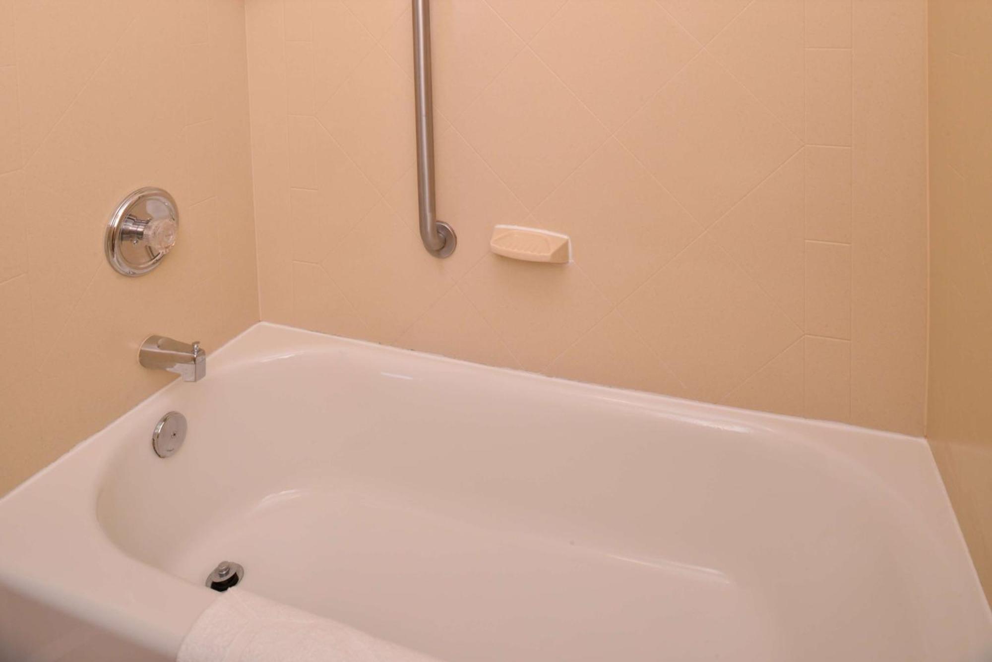 Hampton Inn Litchfield Exterior foto